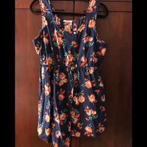 Cute nwot floral print tunic top